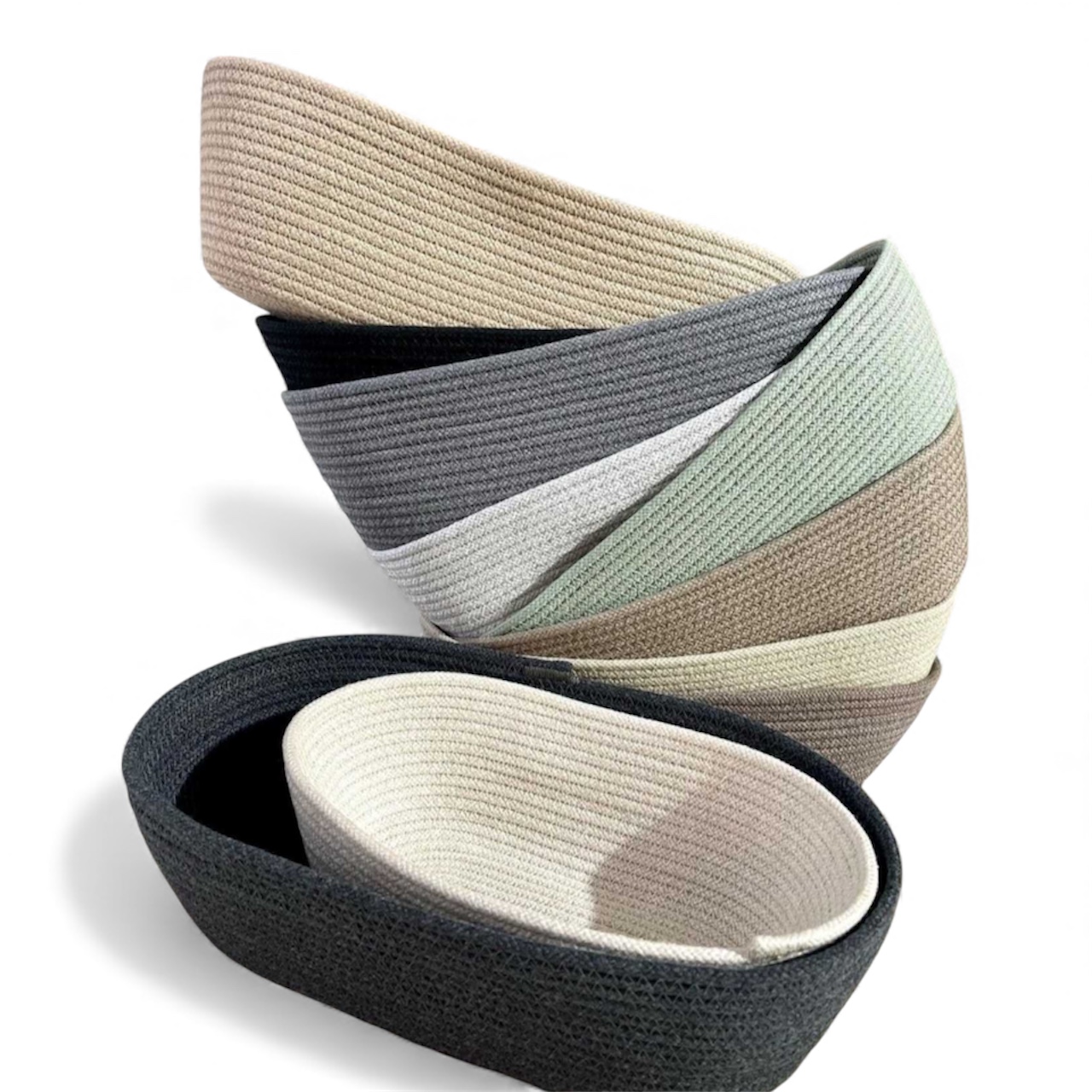 Кошик плетений овальний (в асортименті)