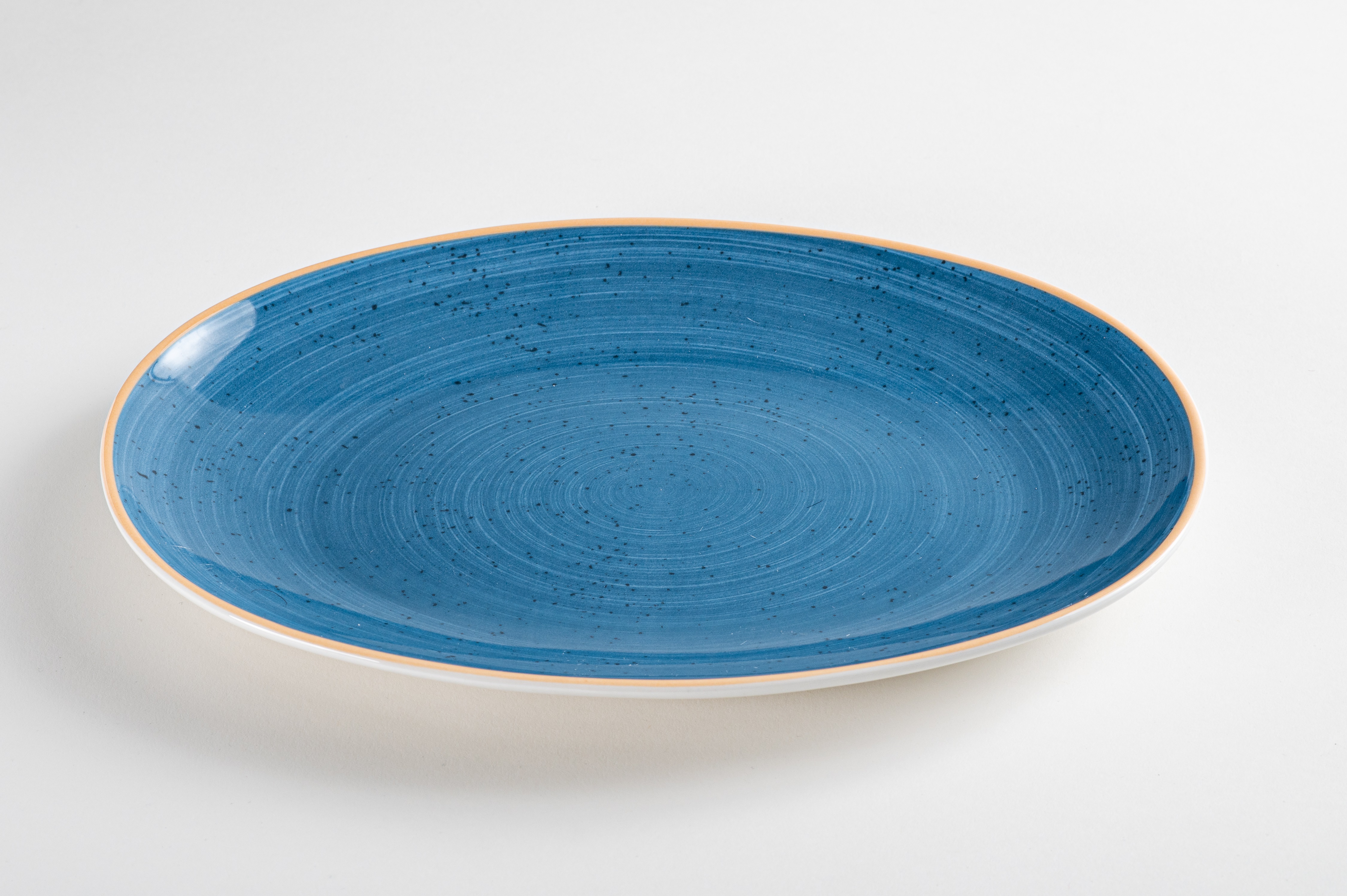 Тарілка овальна Ariane Twister Blue 32 см